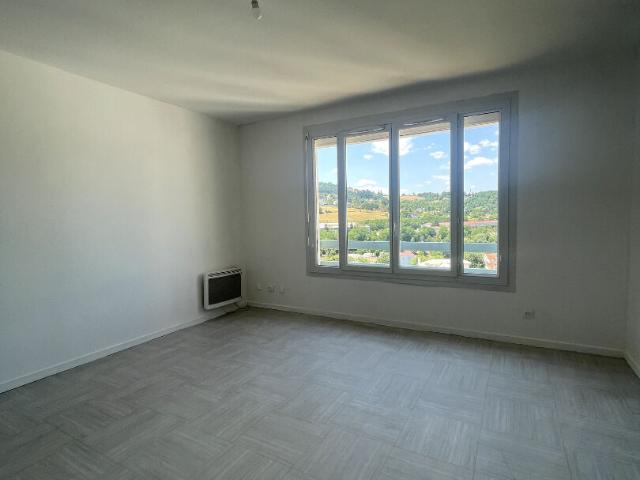 apartment in UNIEUX