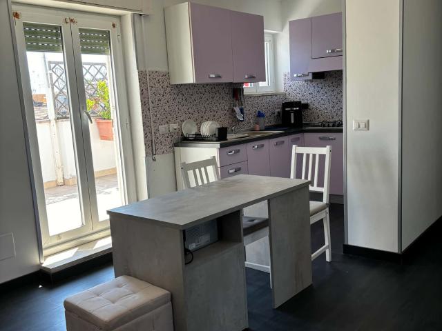 Apartment in Via di Vigna Corsetti, Roma for 70 m² with 2 bedrooms