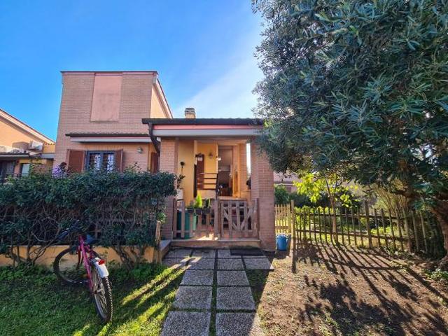 Apartment in Via Francesco Giacomo Tricomi, Roma for 140 m with 3 bedrooms