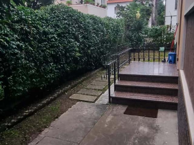 Apartment in Via Leone Pincherle, Venezia for 90 m² with 3 bedrooms