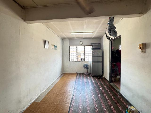 Apartment Idaman 3Room 2Bathroom Partly Furnished