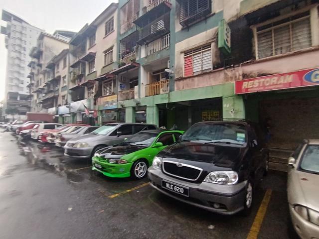 Apartment Jati Taman Mas Sepang Puchong Tingkat 1