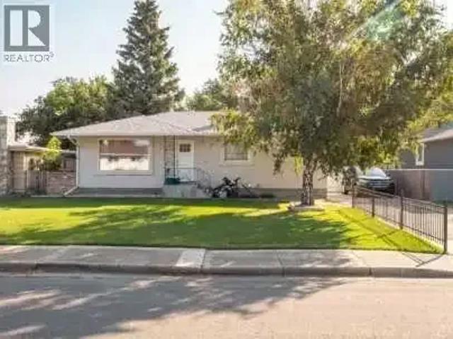 Apartment Lethbridge AB 104957697