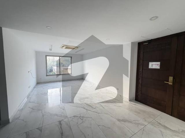 Apartment Luxurious 3 Beds With Terrace View Semi Furnished Hyde Park