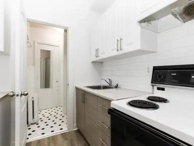 Apartment Montreal QC 104470618