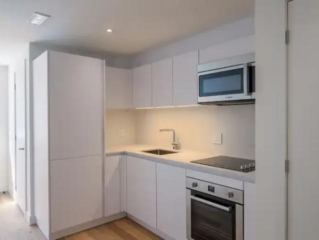 Apartment Montreal QC 104597305