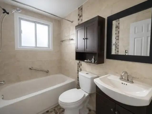 Apartment Montreal QC 100007930