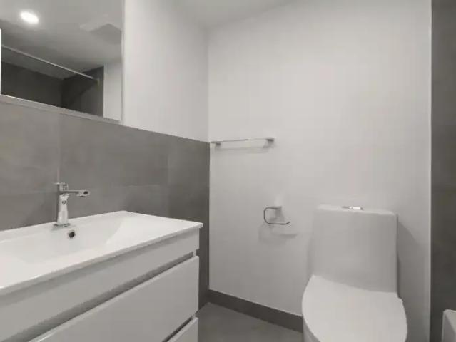 Apartment Montreal QC 99751936