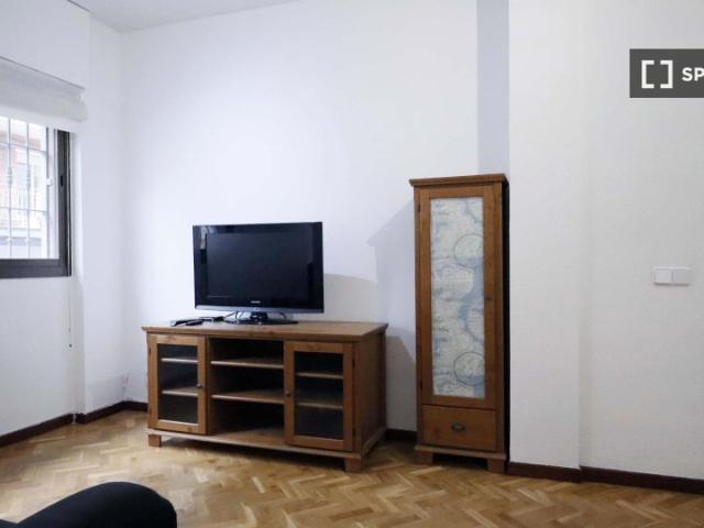 Apartamento de 1 dormitorio en alquiler en Pueblo Nuevo, Madrid