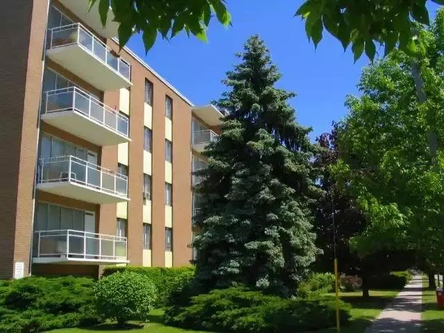 Apartment Mississauga ON LS102770742