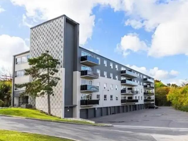 Apartment North York ON LS102845888