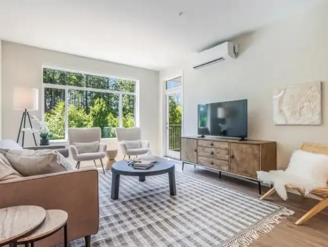 Apartment Nanaimo BC 93583072