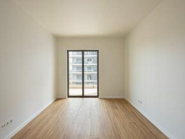 Apartment new 3 bedrooms Loures balconies, swimming pool, condominium
