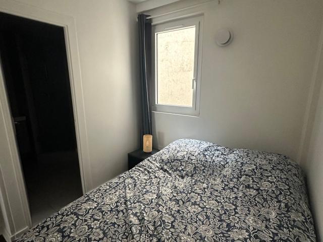 Apartment near the Arc de Triomphe and the Champs Elysées, the Ternes district, Parc Monceau, Paris Amsterdam Apartments for Rent