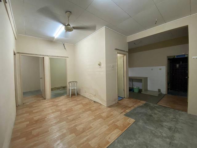 Apartment Seri Ayu Bandar Putera Klang FOR SALE BELOW MARKET