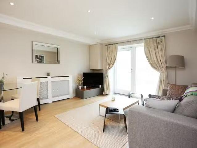 Apartment, Shelbourne Hall, Shelbourne Road, Dublin 4 is for r.