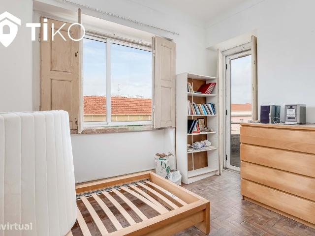 IMVEL ARRENDADO: Moradia T4 com Terreno em Queluz por 260.000