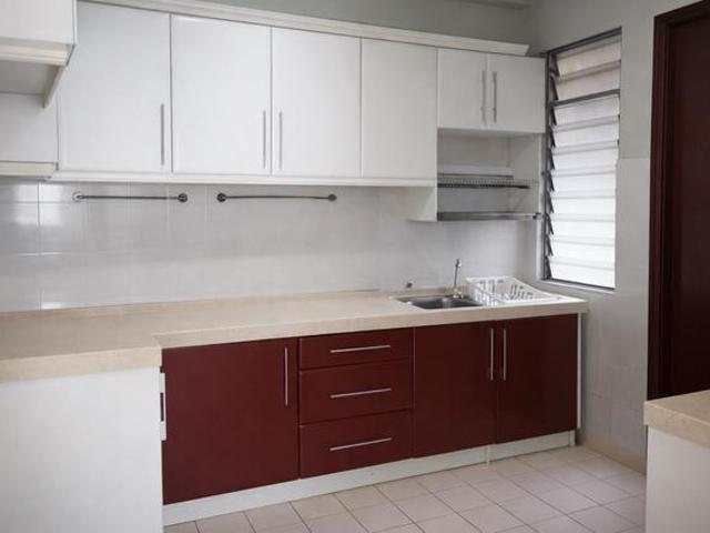 Apartment Subang Bestari with Lift
