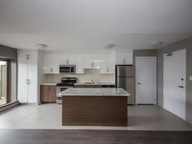 Apartment Sudbury ON 102882282
