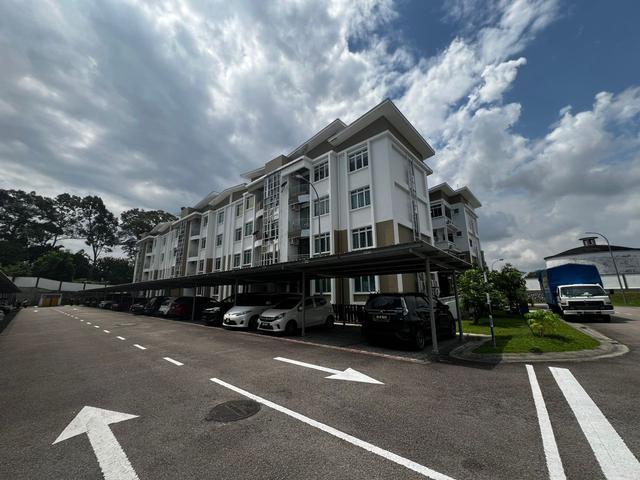 Apartment pine residence easy to tuas