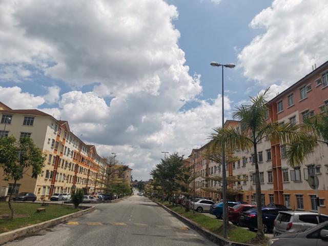 Apartment Putra Sikamat Tingkat 1