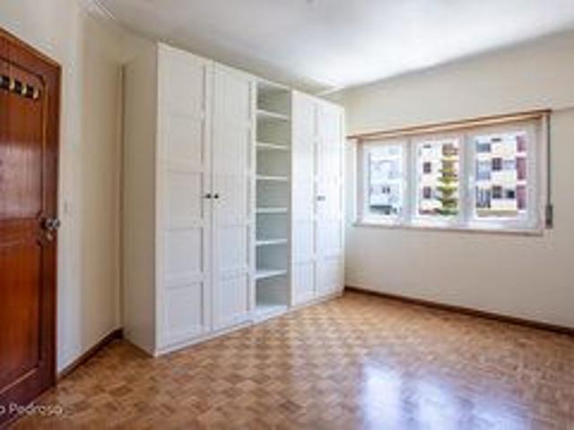 Apartment Refurbished in the center 2 bedrooms for rent Ericeira Mafra terrace, balcony