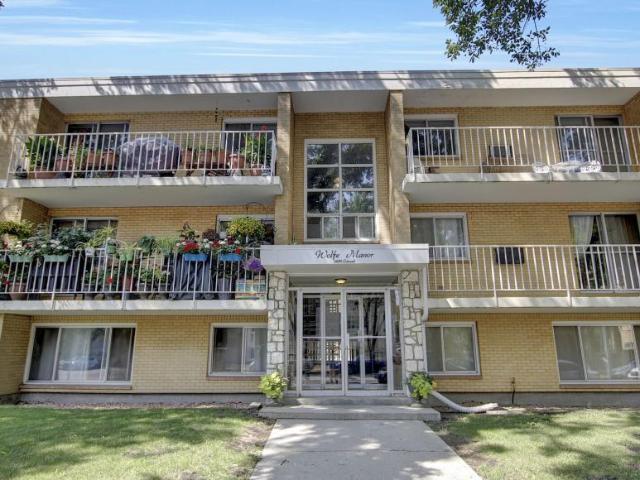 Apartment Regina SK LS98310930