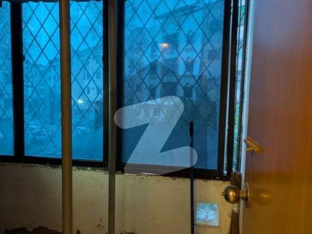 Apartment rent Nishat Commercial Area