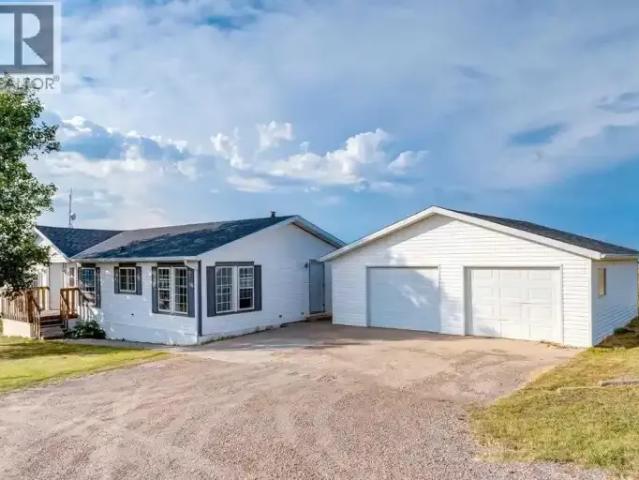 Apartment Rural Cardston County AB LS98375824