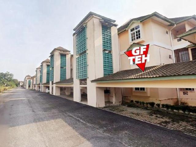 Apartment Waterfront Villa Bukit Merah Perak