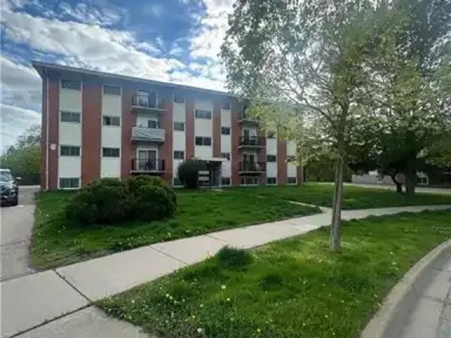 Apartment Waterloo ON LS101877754