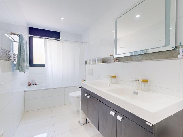 Apartment with 4.5 rooms on sale in Studen 141 m² | dreamo. Ch