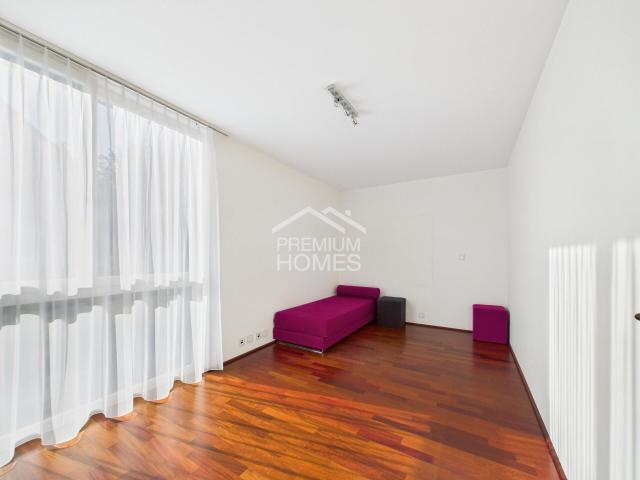 Apartment with 4.5 rooms on sale in Biel Benken BL 180 m² | dreamo. Ch