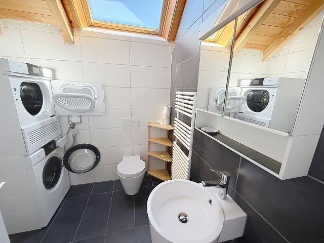 Apartment with 4.5 rooms on sale in Gampelen 116 m² | dreamo. Ch