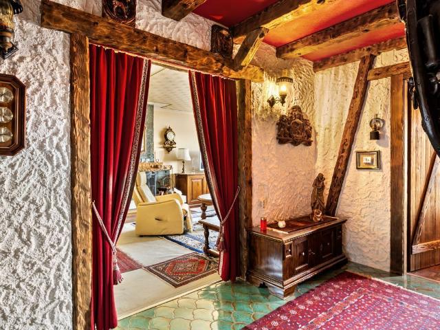 Apartment with 4.5 rooms on sale in La Chaux de Fonds 154 m² | dreamo. Ch