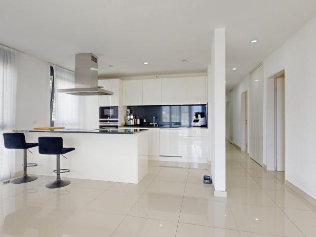 Apartment with 4.5 rooms on sale in Studen 147 m² | dreamo. Ch