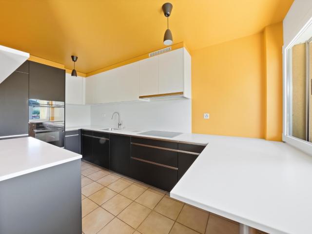 Apartment with 5.5 rooms for rent in Bursinel 156 m² | dreamo. Ch