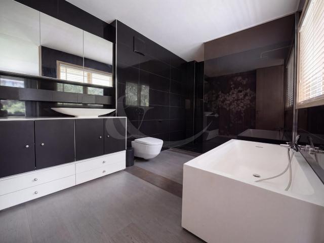 Apartment with 6 rooms on sale in Chêne Bougeries 218 m² | dreamo. Ch