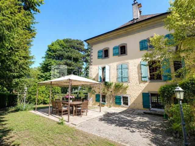 Apartment with 6 rooms on sale in Bourdigny 218 m² | dreamo. Ch
