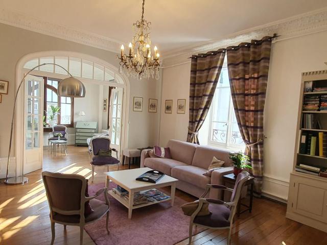 Apartment with 10 rooms on sale in Annecy 271 m² | dreamo. Ch