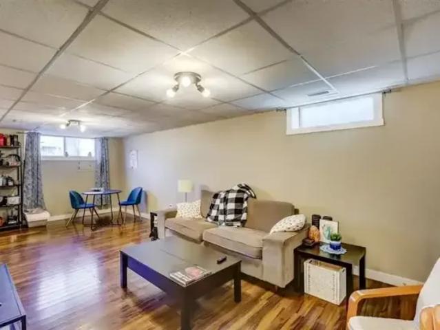Apartment With 2 Bedroom Calgary AB T2K 0W7 ES87586597