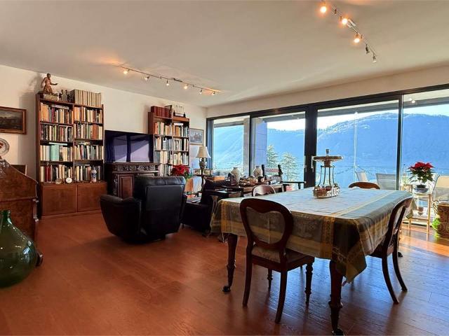 Apartment with 3 rooms on sale in Bissone 168 m² | dreamo. Ch