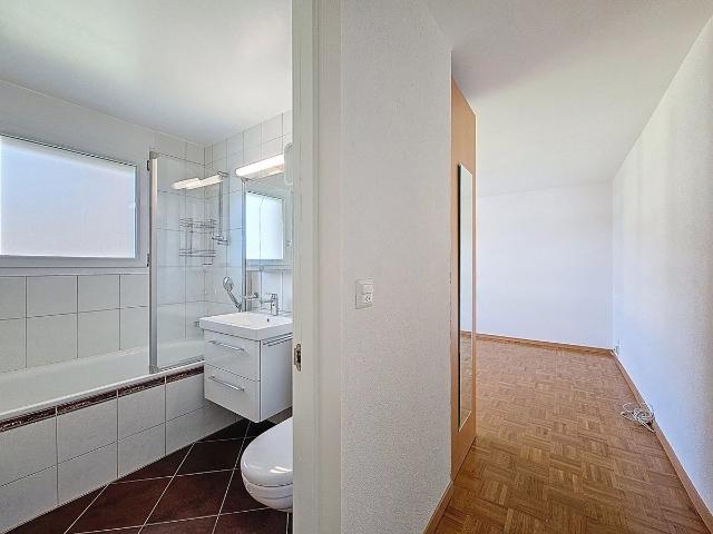Apartment with 3.5 rooms on sale in Roche VD 101 m² | dreamo. Ch