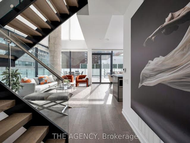 Apartment with terrace and pool