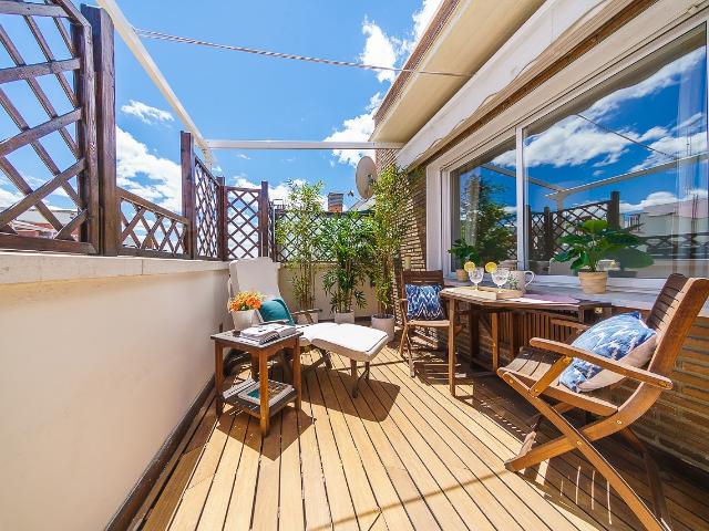 Apartment with a terrace in Salamanca neighbourhood