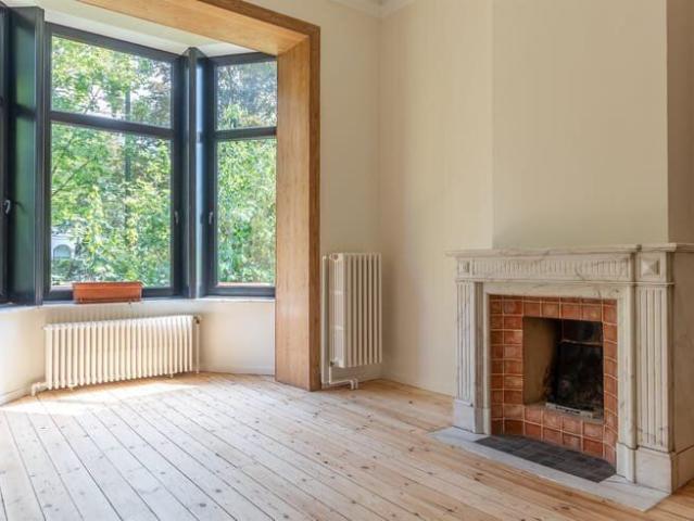 Apartment with garden