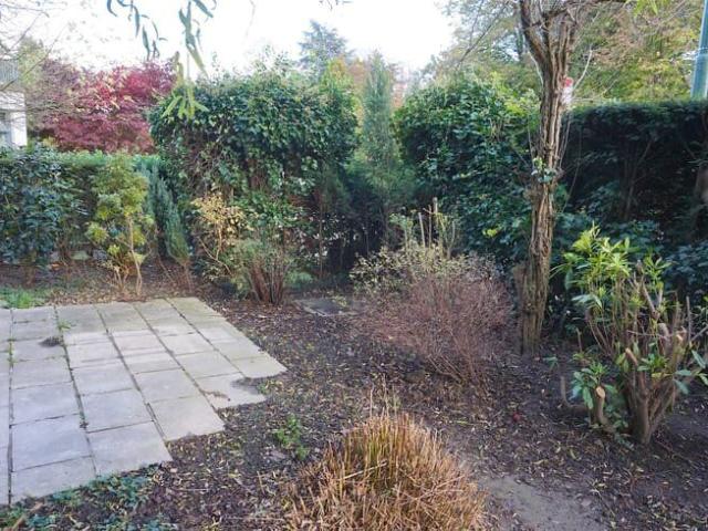 Apartment with garden and parking in Woluwe