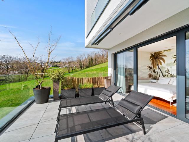 Apartment with large terrace and lake view | dreamo. Ch