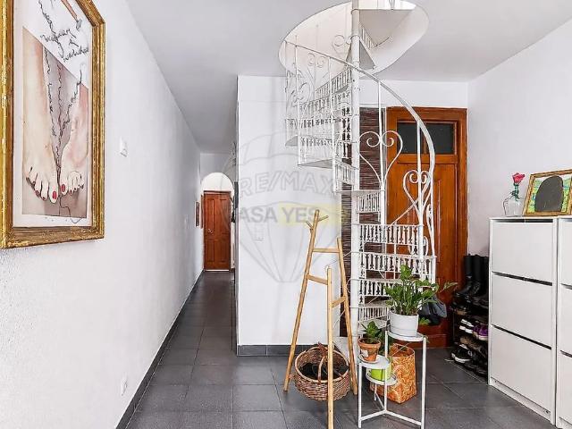 Apartment T2 in Campo de Ourique, Lisboa