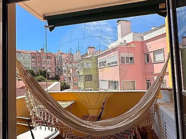 Apartment T2 in Campo de Ourique, Lisboa